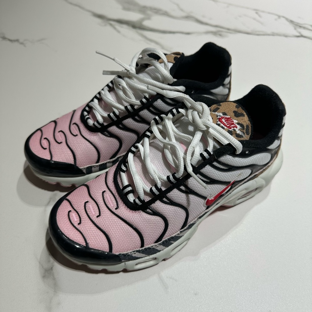 Nike Pink and Black Leopard Sneakers Women Size 6